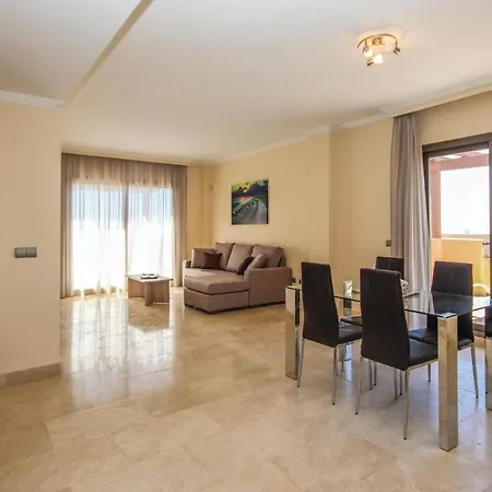Lovely In Benahavis With Kitchen شقة